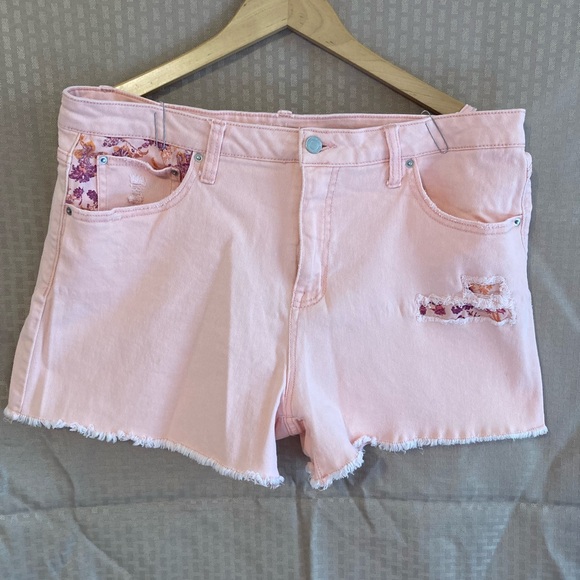 Time and Tru Pants - Floral Accent Pink Denim Shorts